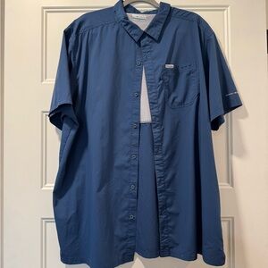 Columbia Men's Blue Short Sleeve Shirt